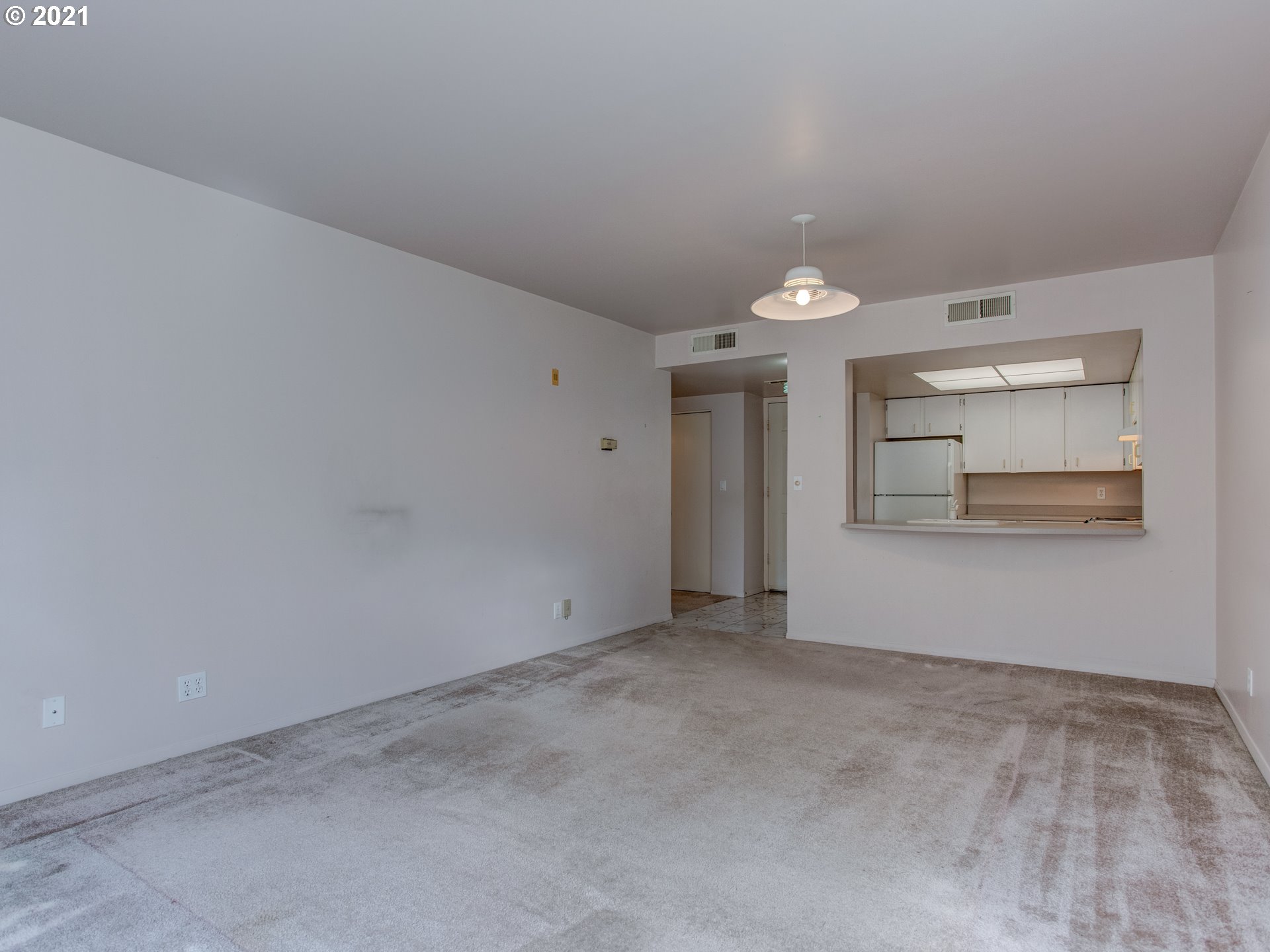 6685 West Burnside Road, Unit 323 Portland, OR 97225 - Photo 5 of 29 Gallery Image 5