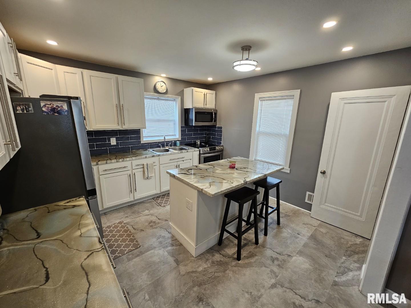 621 Salem Road Mount Vernon, IL 62864 - Photo 11 of 27
