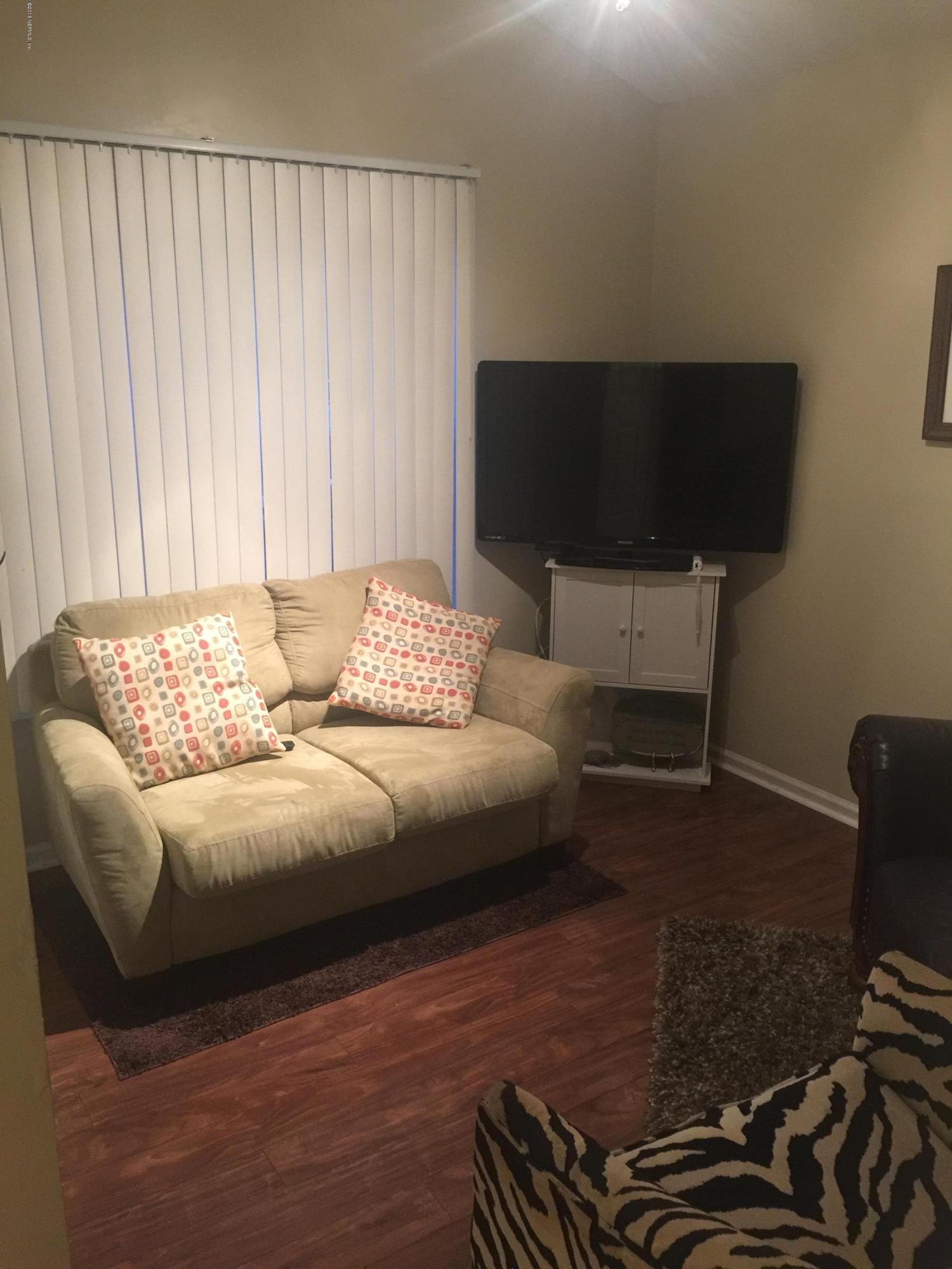 9315 Ribault Avenue Jacksonville, FL 32208 - Photo 11 of 12 IMG_1249