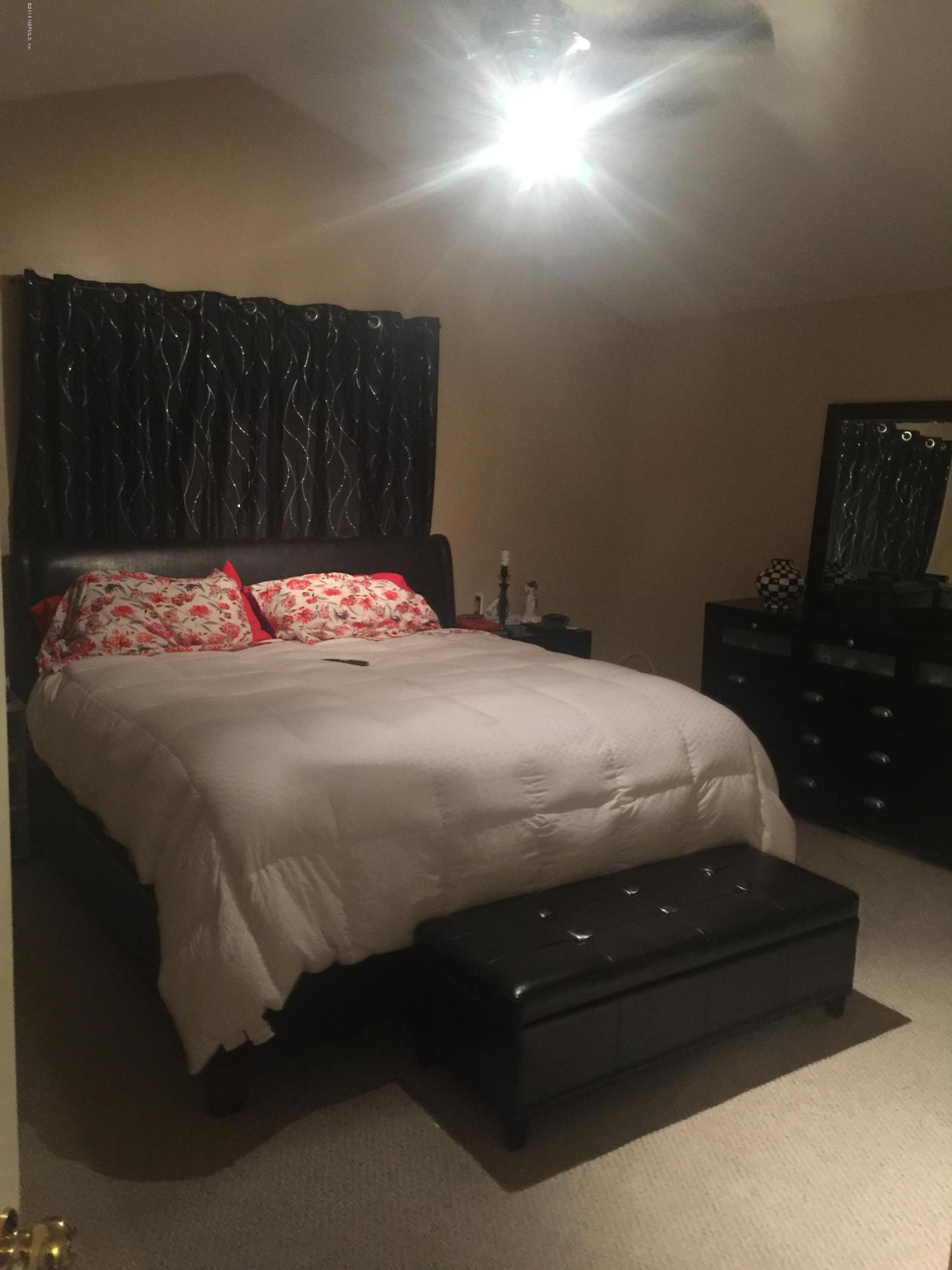 9315 Ribault Avenue Jacksonville, FL 32208 - Photo 5 of 12 IMG_1242