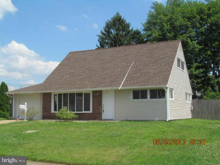 30 Harrow Road Levittown, PA 19056 - Photo 1 of 22 Gallery Image 1