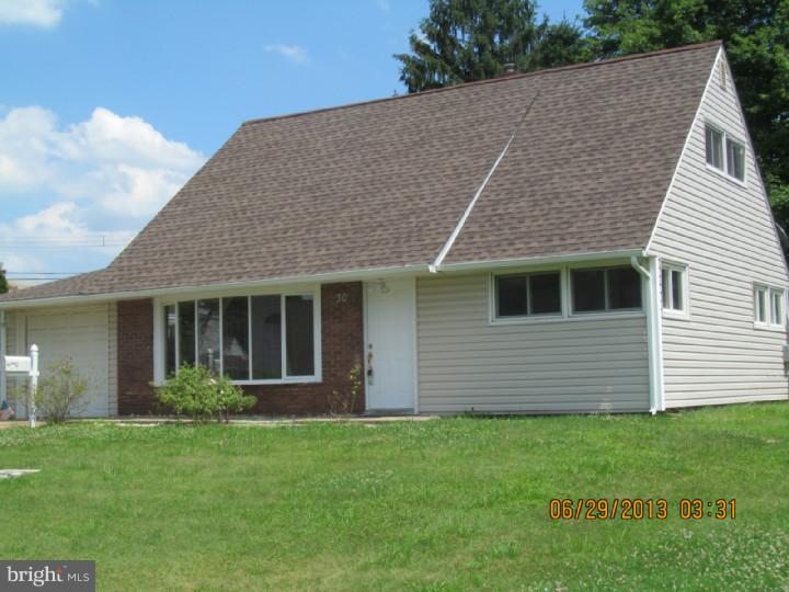 30 Harrow Road Levittown, PA 19056 - Photo 2 of 22 Gallery Image 2