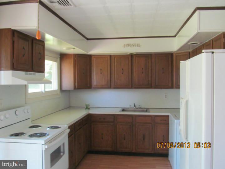 30 Harrow Road Levittown, PA 19056 - Photo 7 of 22 Gallery Image 7