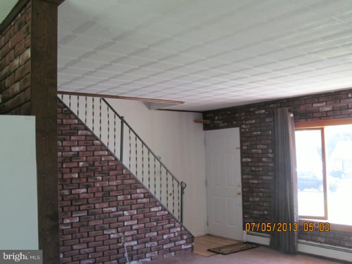 30 Harrow Road Levittown, PA 19056 - Photo 9 of 22 Gallery Image 9