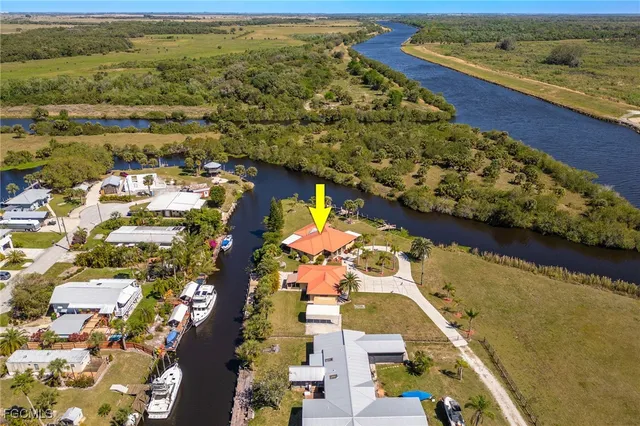 $595,000 | 1107 East Anchor Lane, Moore Haven, FL 33471