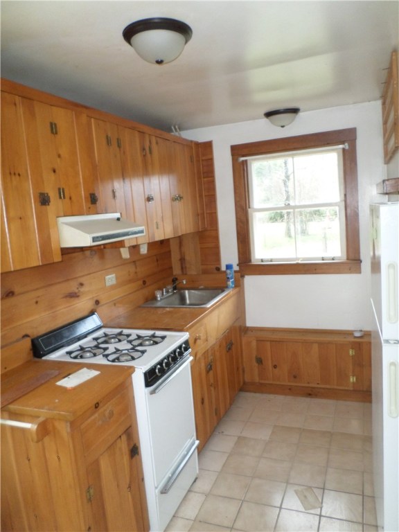 79 Beaver River Road Richmond, RI 02892 - Photo 5 of 19