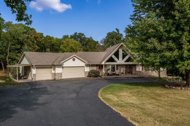 $424,700 | 5076 Oak Hill Road, Rockford, IL 61109