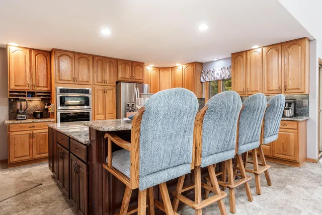 $424,700 | 5076 Oak Hill Road, Rockford, IL 61109