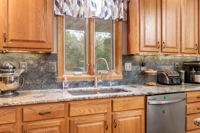 $424,700 | 5076 Oak Hill Road, Rockford, IL 61109