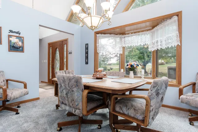 $424,700 | 5076 Oak Hill Road, Rockford, IL 61109