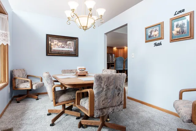 $424,700 | 5076 Oak Hill Road, Rockford, IL 61109