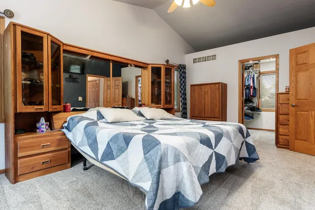 $424,700 | 5076 Oak Hill Road, Rockford, IL 61109