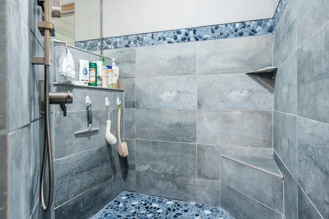 $424,700 | 5076 Oak Hill Road, Rockford, IL 61109