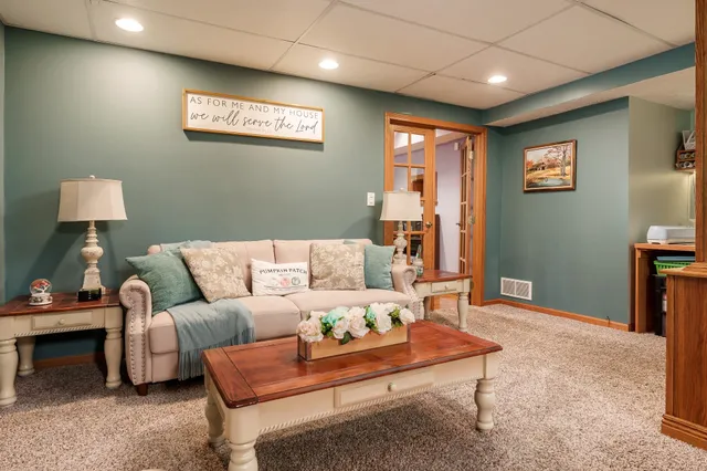 $424,700 | 5076 Oak Hill Road, Rockford, IL 61109