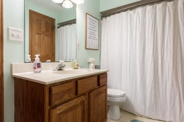 $424,700 | 5076 Oak Hill Road, Rockford, IL 61109