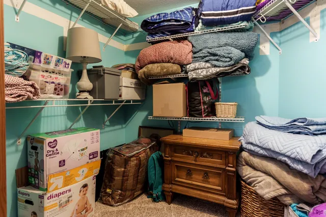 $424,700 | 5076 Oak Hill Road, Rockford, IL 61109