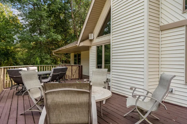 $424,700 | 5076 Oak Hill Road, Rockford, IL 61109