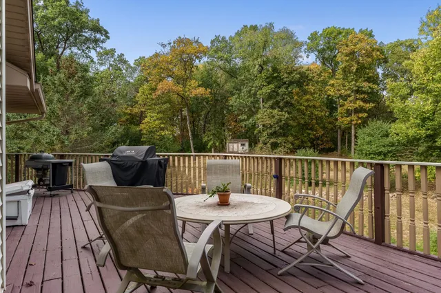 $424,700 | 5076 Oak Hill Road, Rockford, IL 61109