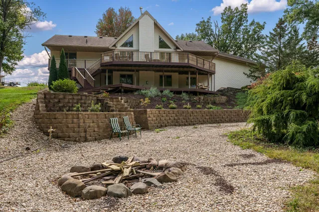 $424,700 | 5076 Oak Hill Road, Rockford, IL 61109