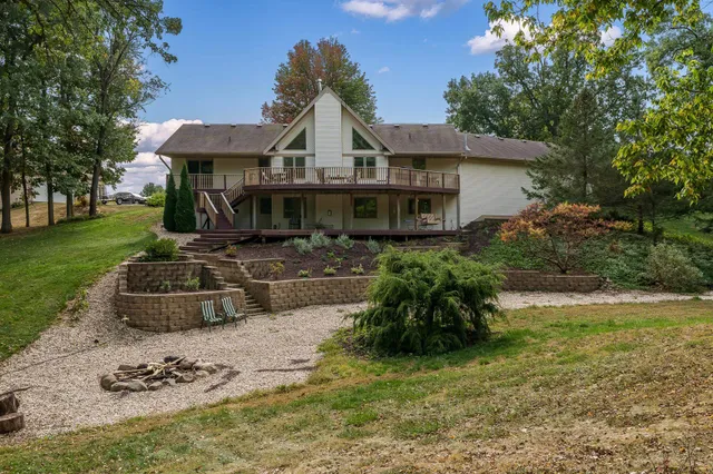 $424,700 | 5076 Oak Hill Road, Rockford, IL 61109