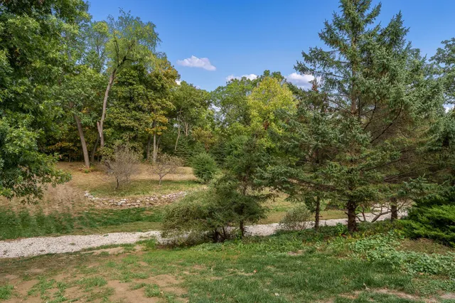 $424,700 | 5076 Oak Hill Road, Rockford, IL 61109