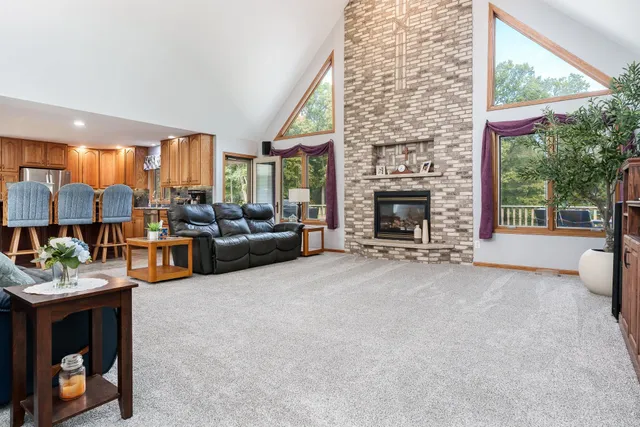 $424,700 | 5076 Oak Hill Road, Rockford, IL 61109