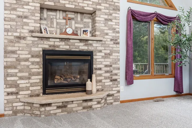 $424,700 | 5076 Oak Hill Road, Rockford, IL 61109