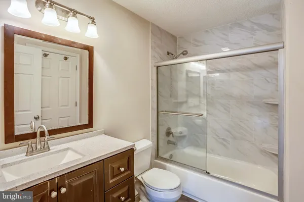 $2,295 | 12103 Greenway Court, Unit 201, Fairfax, VA 22033