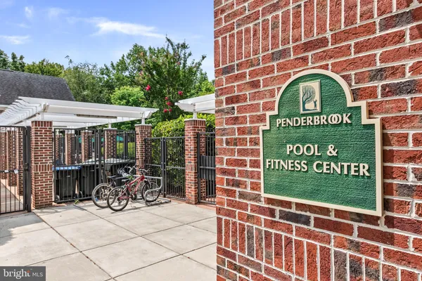 $2,295 | 12103 Greenway Court, Unit 201, Fairfax, VA 22033