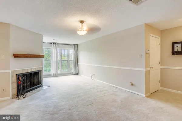 $2,295 | 12103 Greenway Court, Unit 201, Fairfax, VA 22033