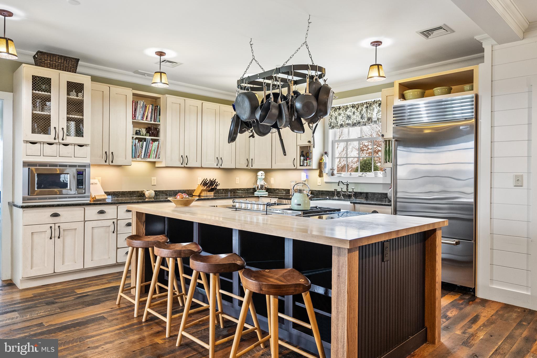 21100 West Offutt Road Poolesville, MD 20837 - Photo 12 of 58 Large country kitchen with spacious island