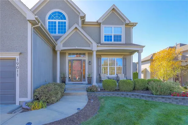 $675,000 | 19011 West 99th Street, Lenexa, KS 66220
