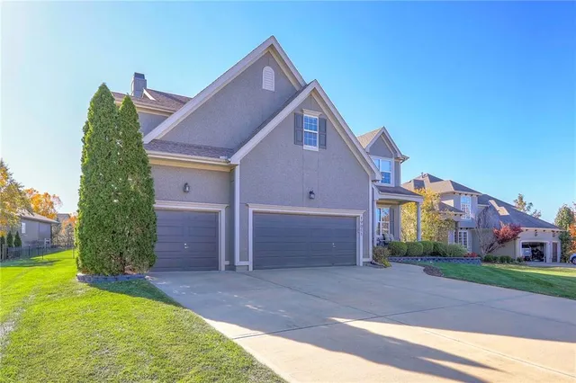 $675,000 | 19011 West 99th Street, Lenexa, KS 66220