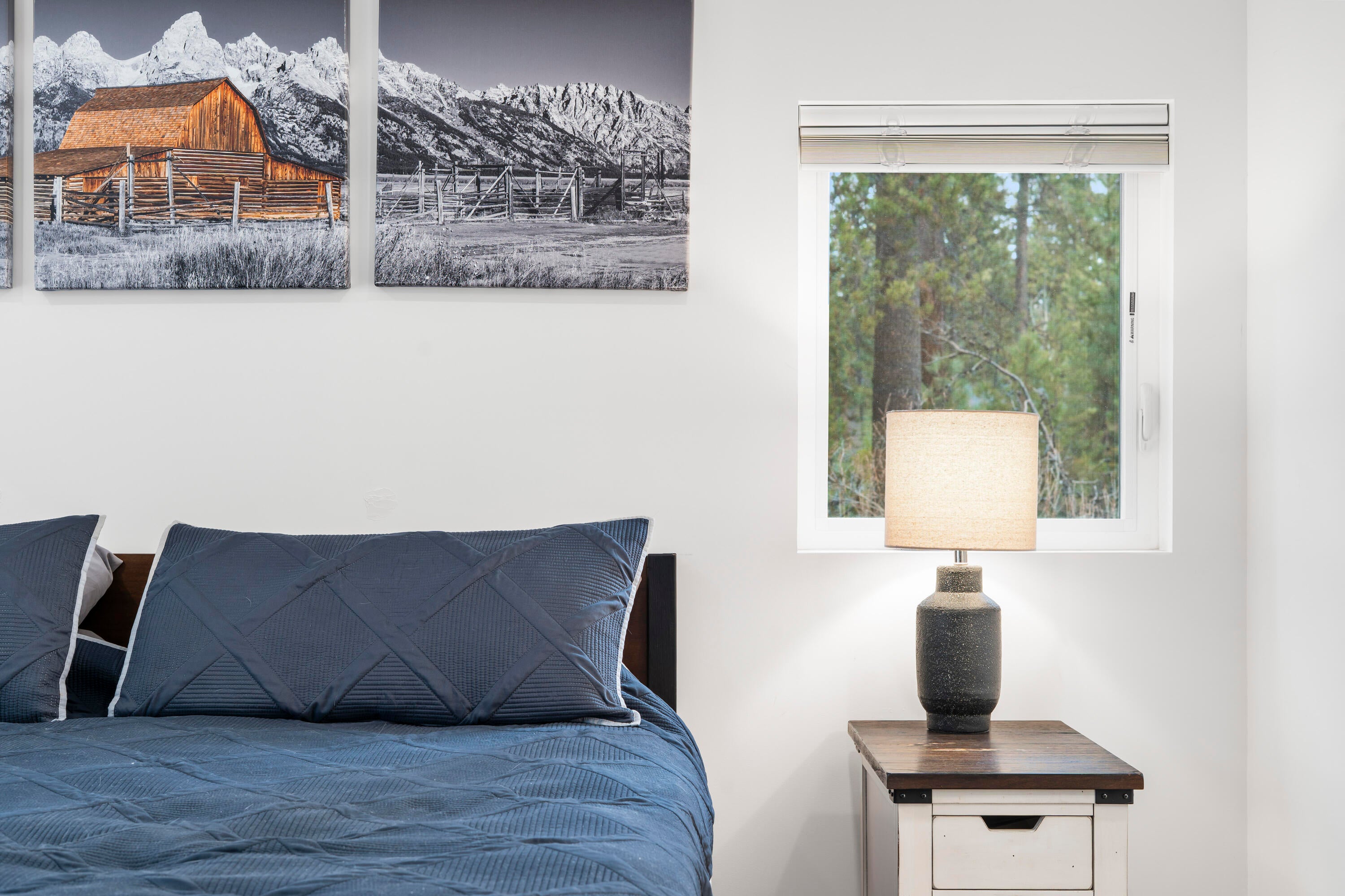 17133 Norwalk Road Bend, OR 97707 - Photo 41 of 58 36-Bedroom