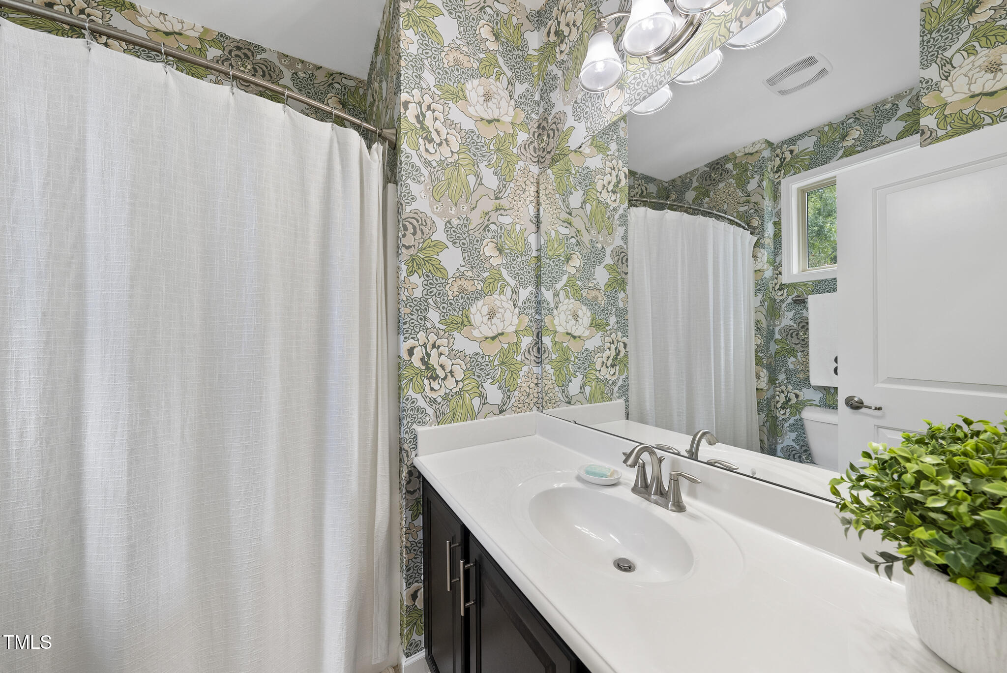5532 Wade Park Boulevard Raleigh, NC 27607 - Photo 21 of 34 Secondary Bathroom