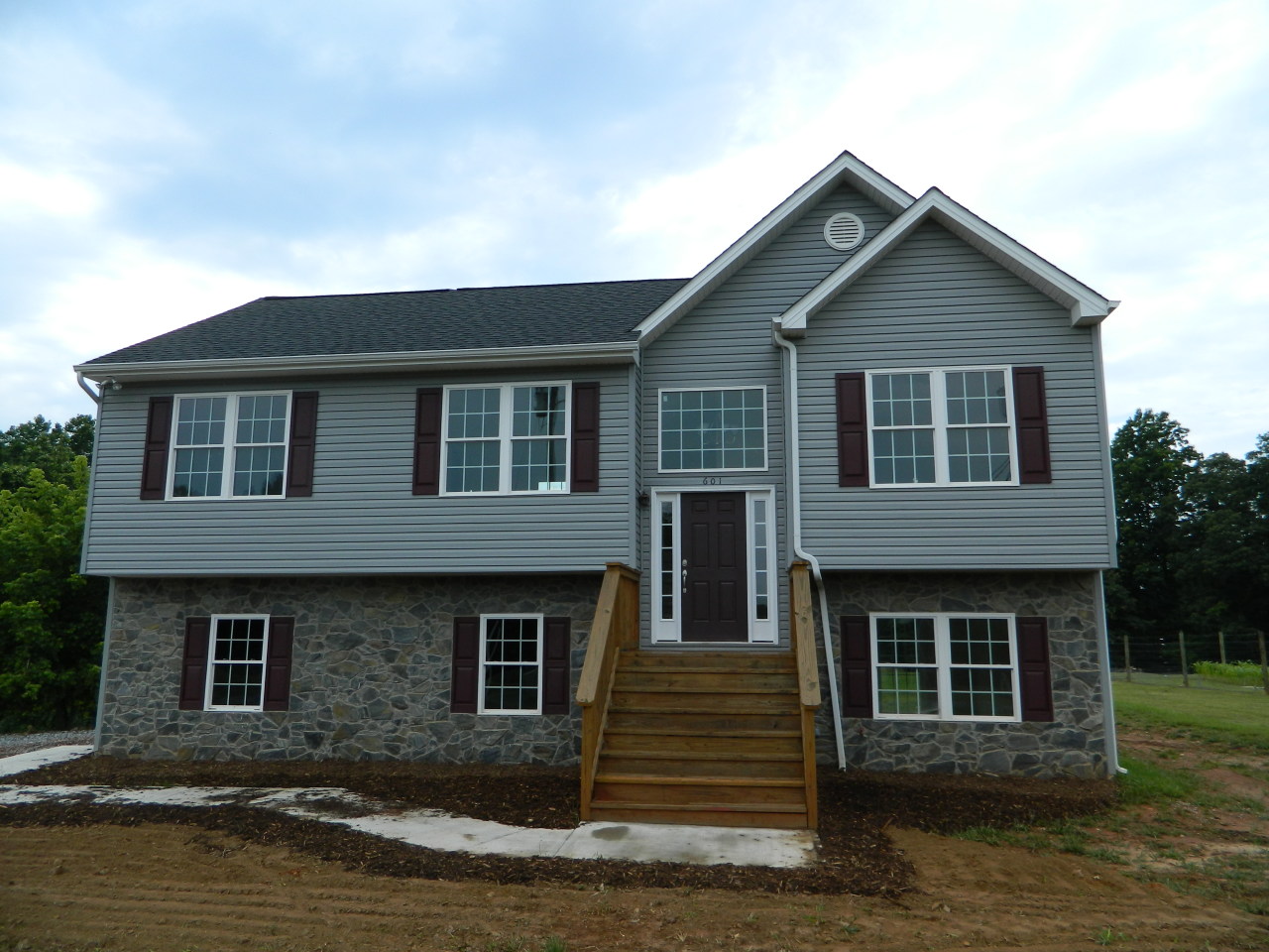 601 High Point Road Moneta, VA 24121 - Photo 3 of 25 front
