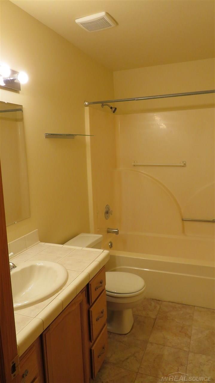 3515 Longview Avenue Rochester, MI 48307 - Photo 21 of 24 50038062-20.JPG