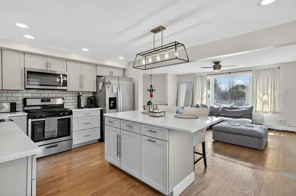 $587,500 | 17 Elizia Circle, Lowell, MA 01854