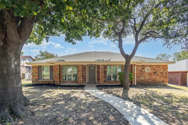 $398,000 | 1024 Ledgemont Drive, Plano, TX 75025