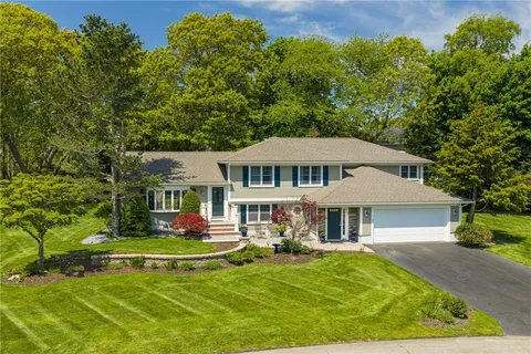 $1,395,000 | 31 Meadowbrook Drive, Barrington, RI 02806