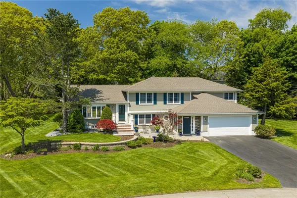 $1,395,000 | 31 Meadowbrook Drive, Barrington, RI 02806