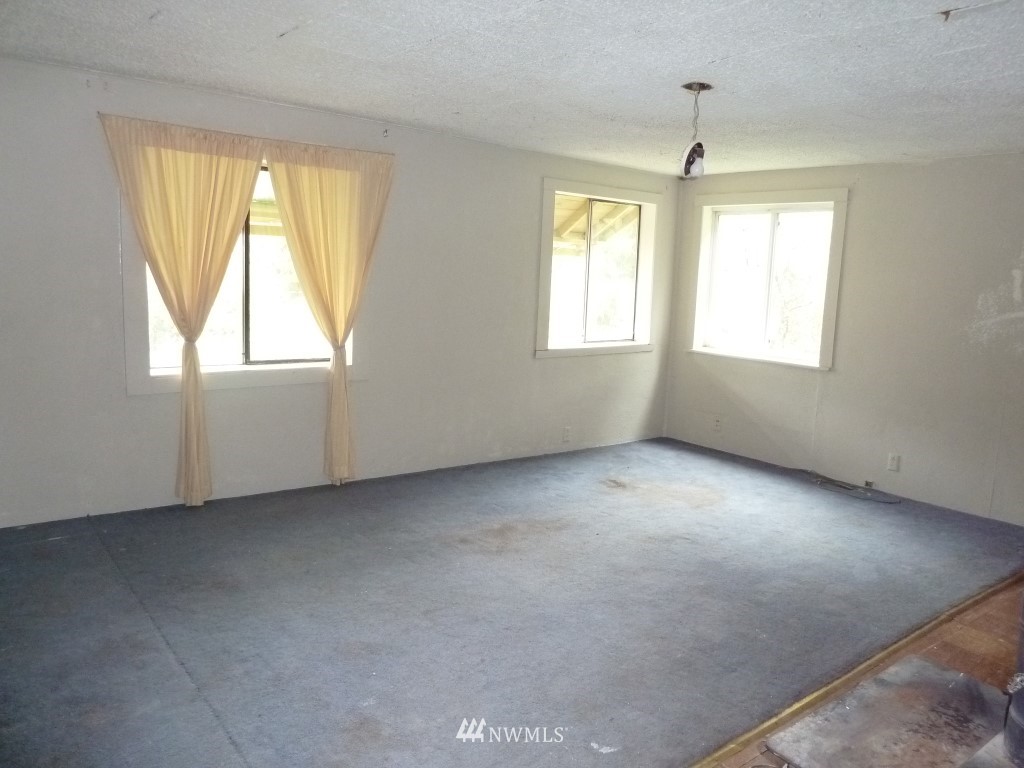 683 Jorgensen Road Onalaska, WA 98570 - Photo 5 of 19 Gallery Image 5