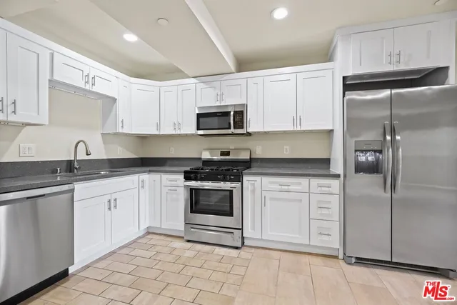 $2,495 | 1446 Armacost Avenue, Unit 107, Los Angeles, CA 90025