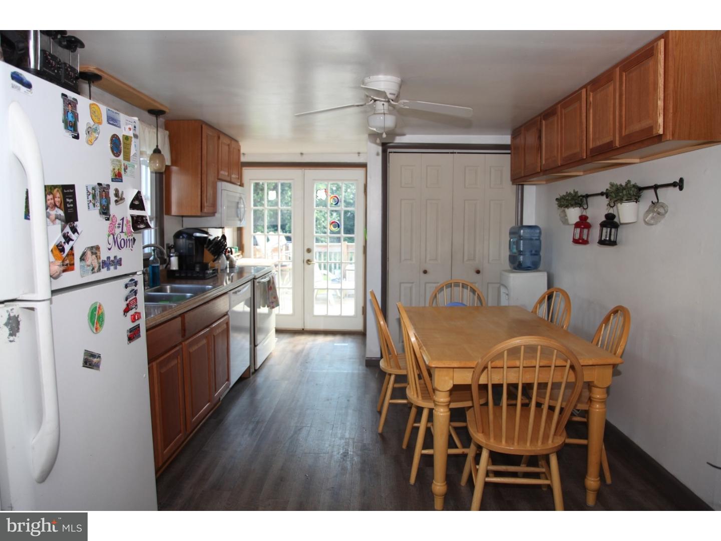 407 Junction Road Berlin, NJ 08009 - Photo 10 of 16 Kitchen