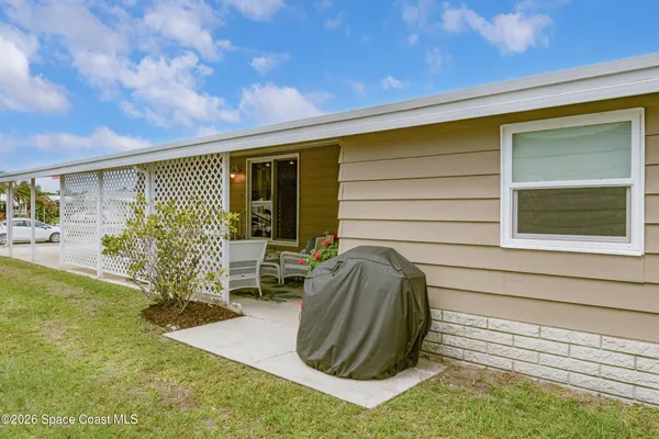 $200,000 | 1427 Barefoot Circle, Barefoot Bay, FL 32976