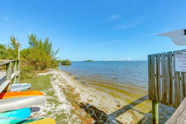 $200,000 | 1427 Barefoot Circle, Barefoot Bay, FL 32976