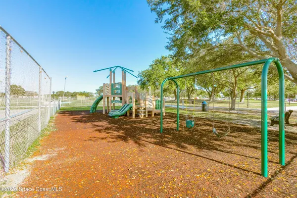 $200,000 | 1427 Barefoot Circle, Barefoot Bay, FL 32976