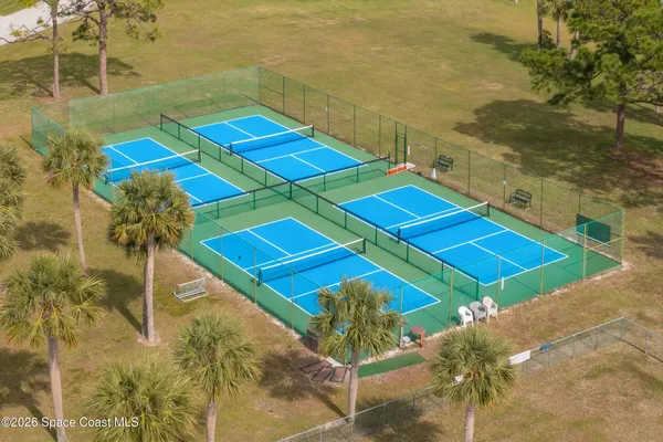 $200,000 | 1427 Barefoot Circle, Barefoot Bay, FL 32976