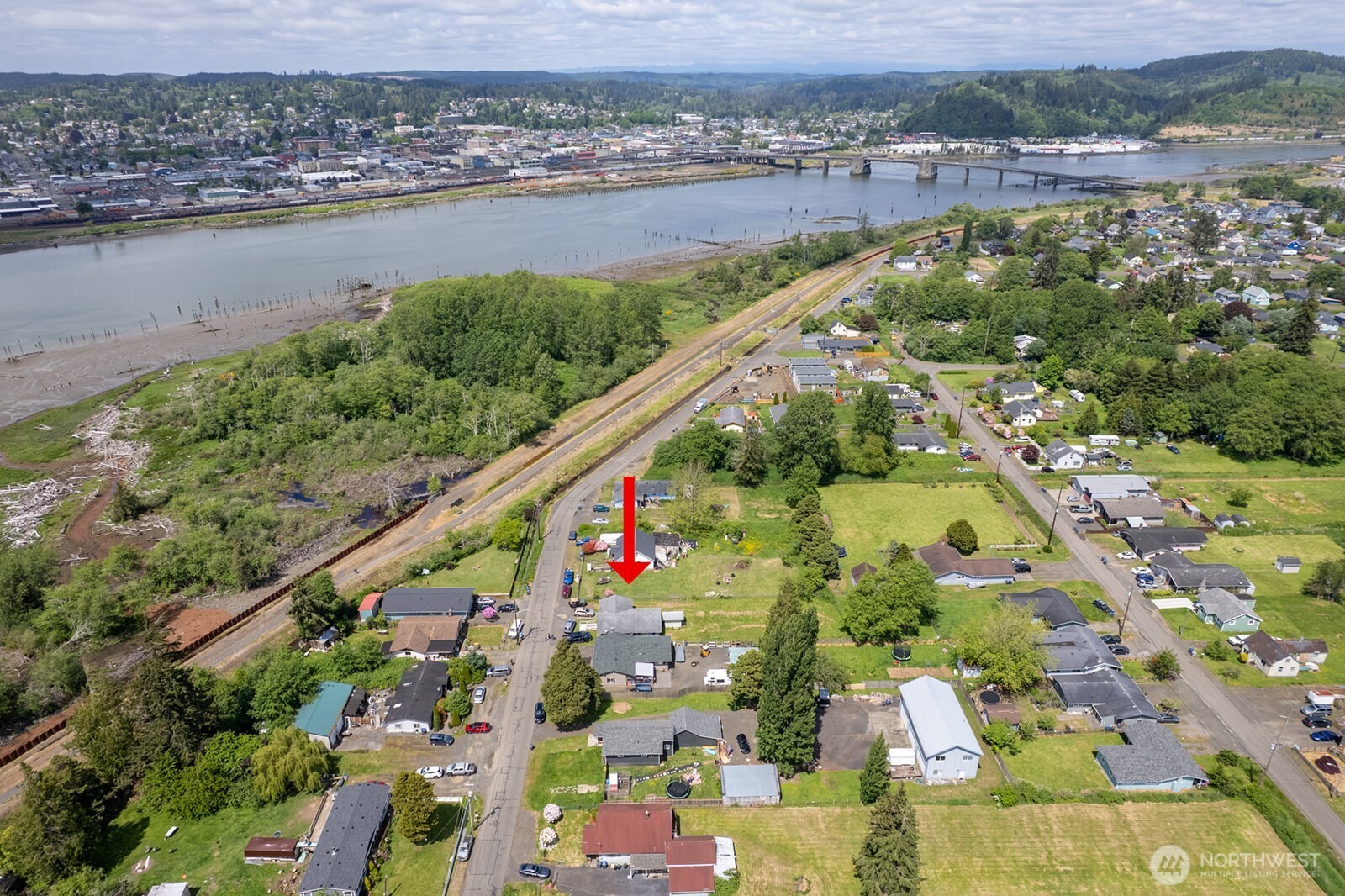 700 Harding Road Aberdeen, WA 98520 - Photo 20 of 21 a view of a city and lake