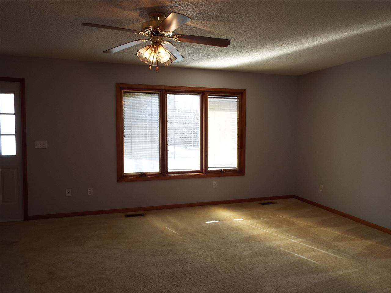 8544 Oak Grove Road Newburgh, IN 47630 - Photo 5 of 33